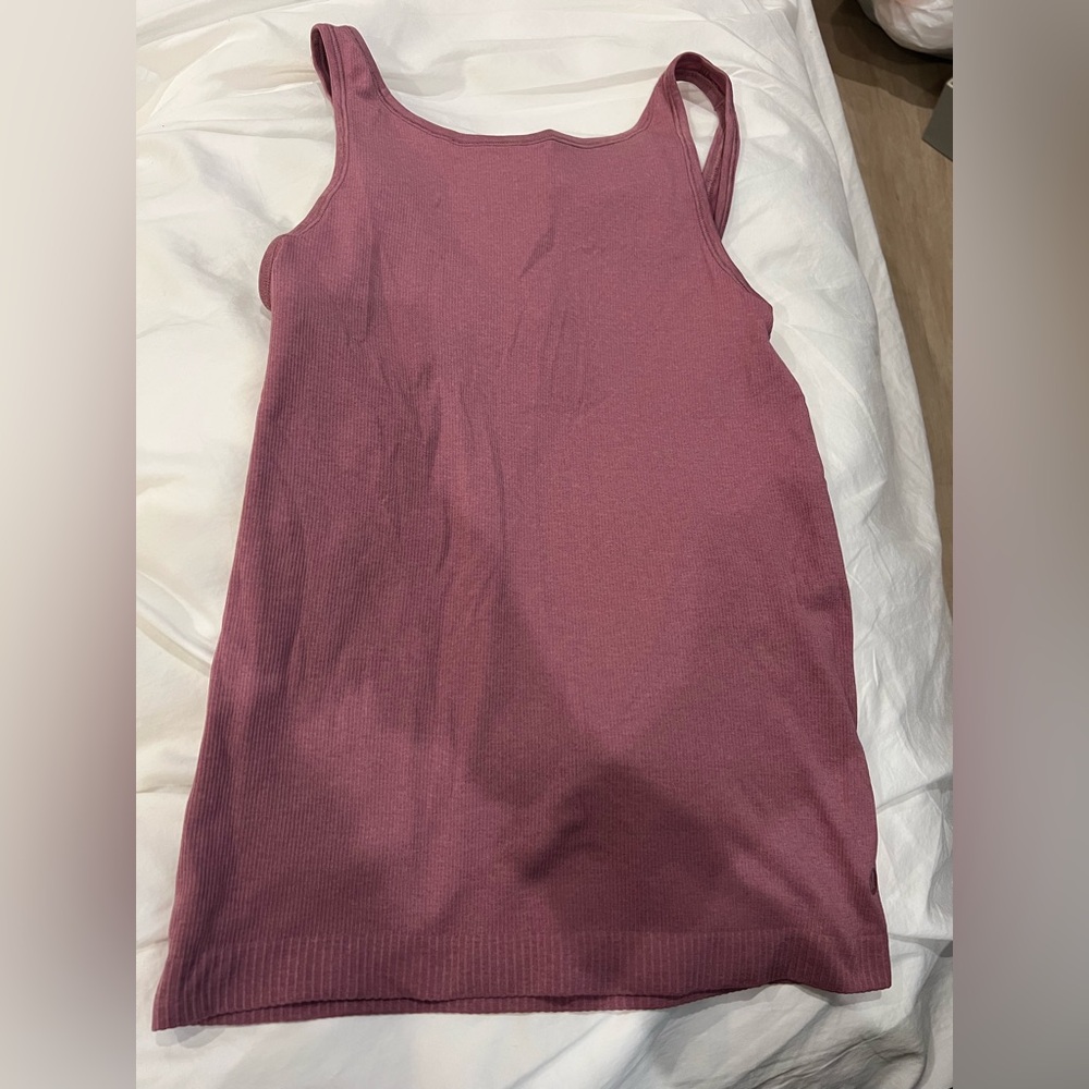 Work 1x lululemon tank top - can be worn 2 ways - mauve color